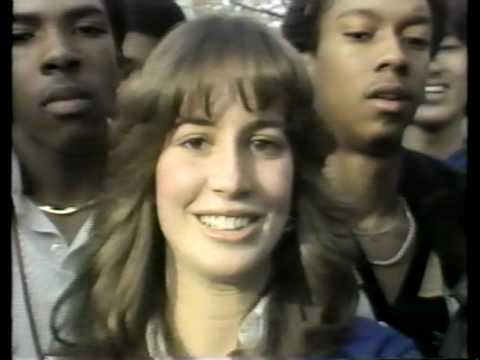 Memory Lane…Inside MTV Studios During Their First Month On Air