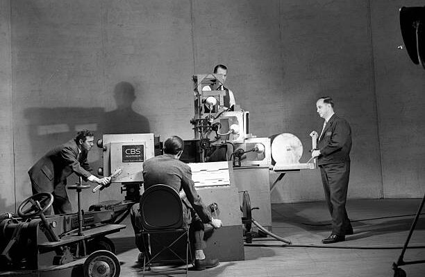 HOW TELEVISION GRAPHICS CAME TO BE